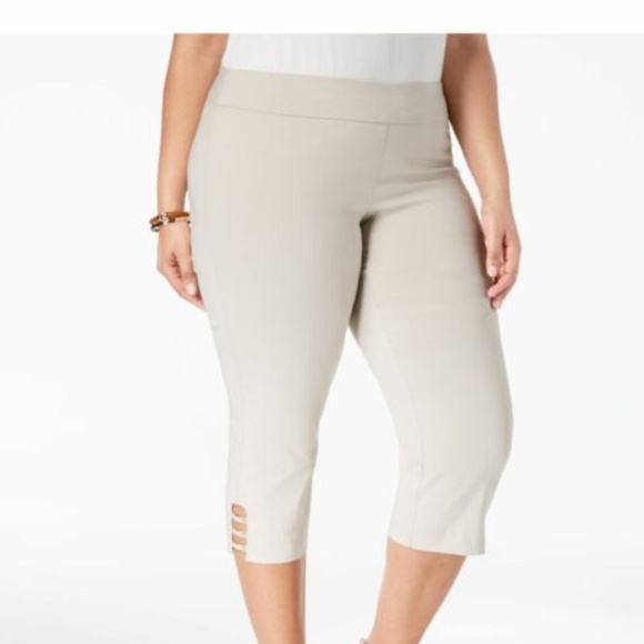 JM Collection Plus Size Capri Pants - Picture 1 of 8